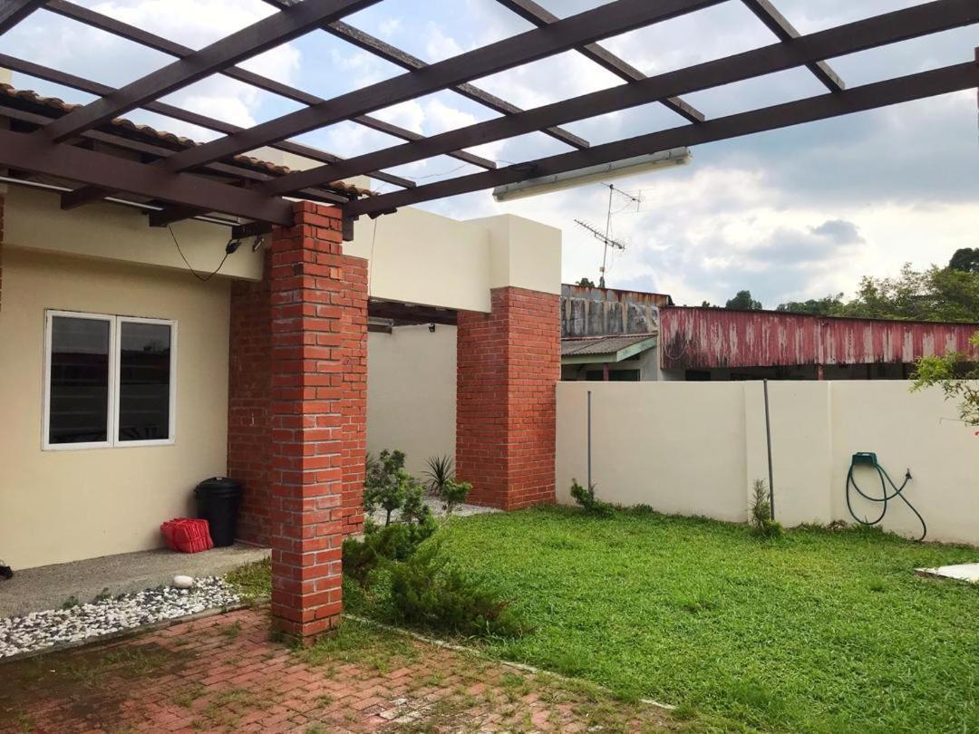 Swimming Pool Party House Daire Batu Pahat Dış mekan fotoğraf